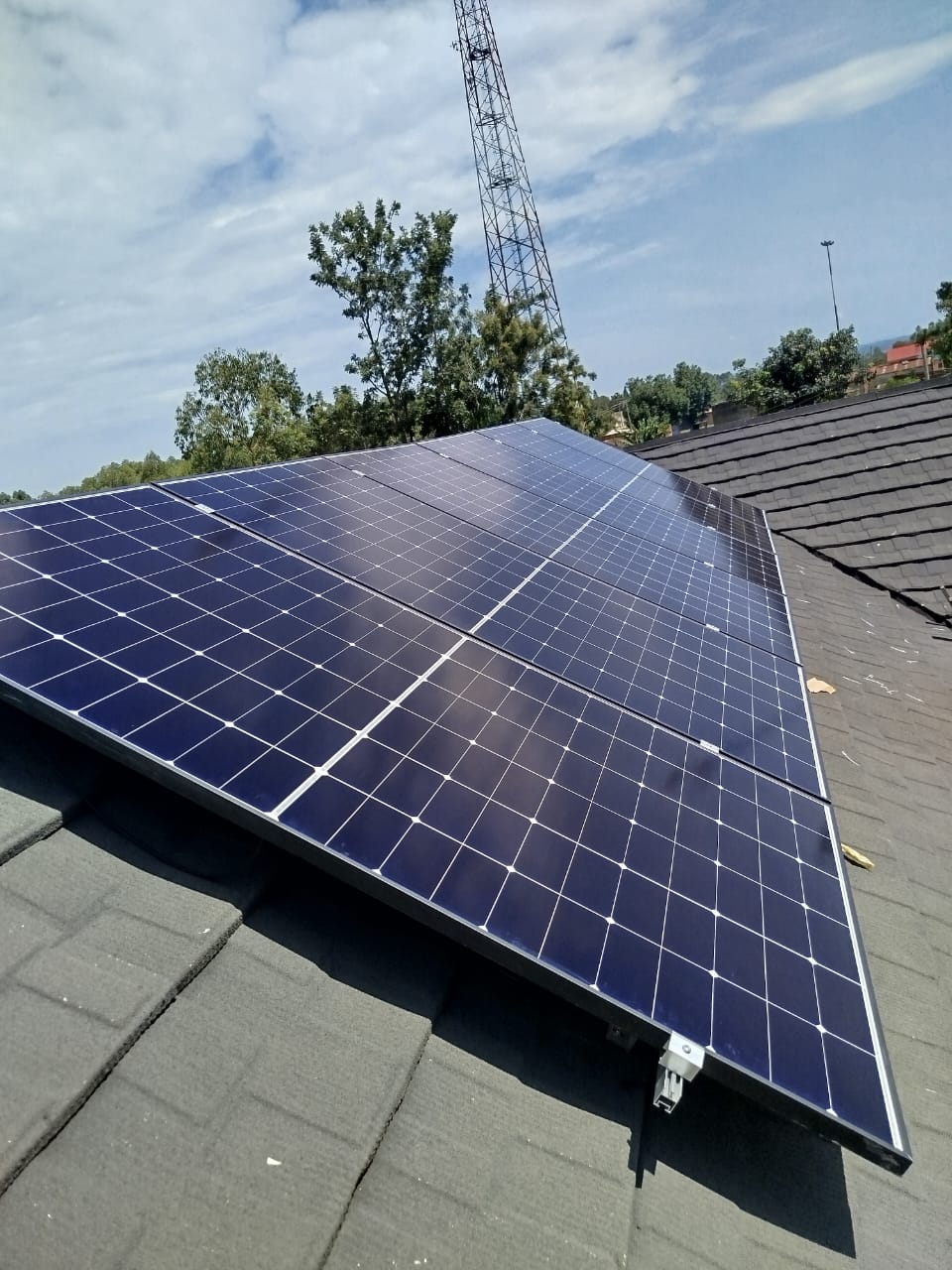 Elatec Solar & Energy: Solar Panel Arrays.